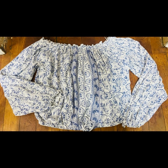 Off the shoulder top - Picture 4 of 4